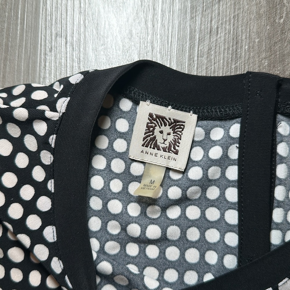 Anne Klein Polka Dot Stretch Back Button Short Sleeve Top - Medium - Picture 6 of 8